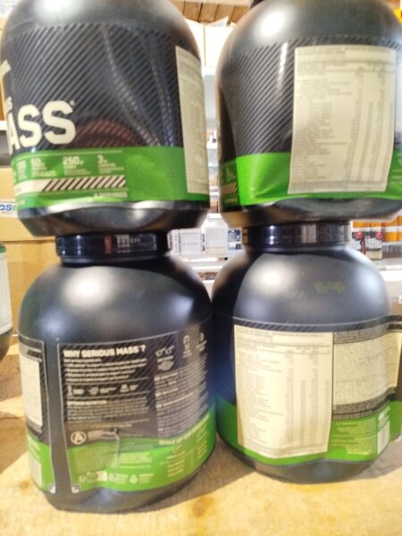 DAMAGED GAINER Optimum Nutrition Serious Mass 2727g Cookies & Cream -> UNTEN SEITL. EINGEDRÜCKT